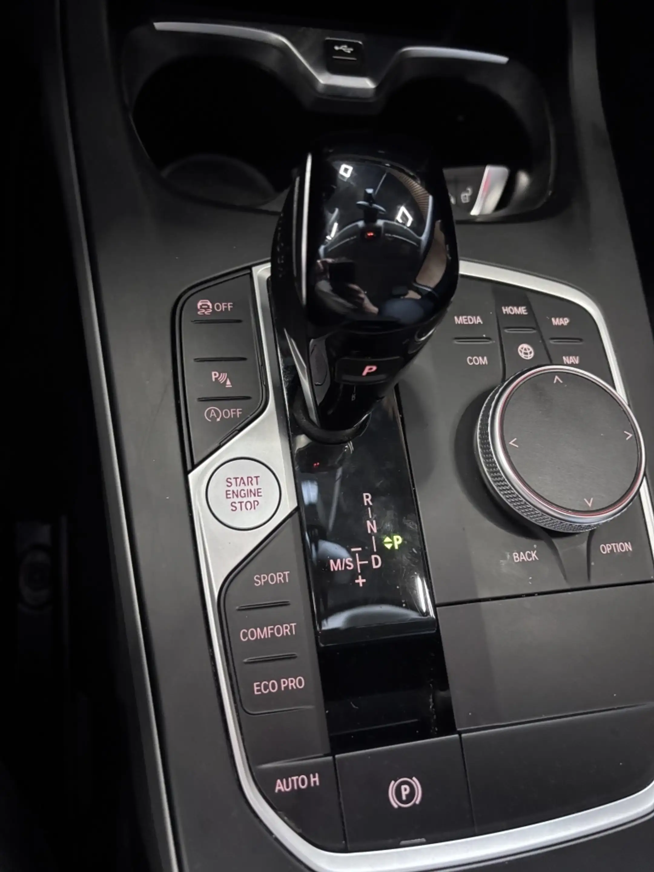 BMW 118 1-serie 118i Intro DEALER ONDERHOUDEN/CARPLAY — photo 4