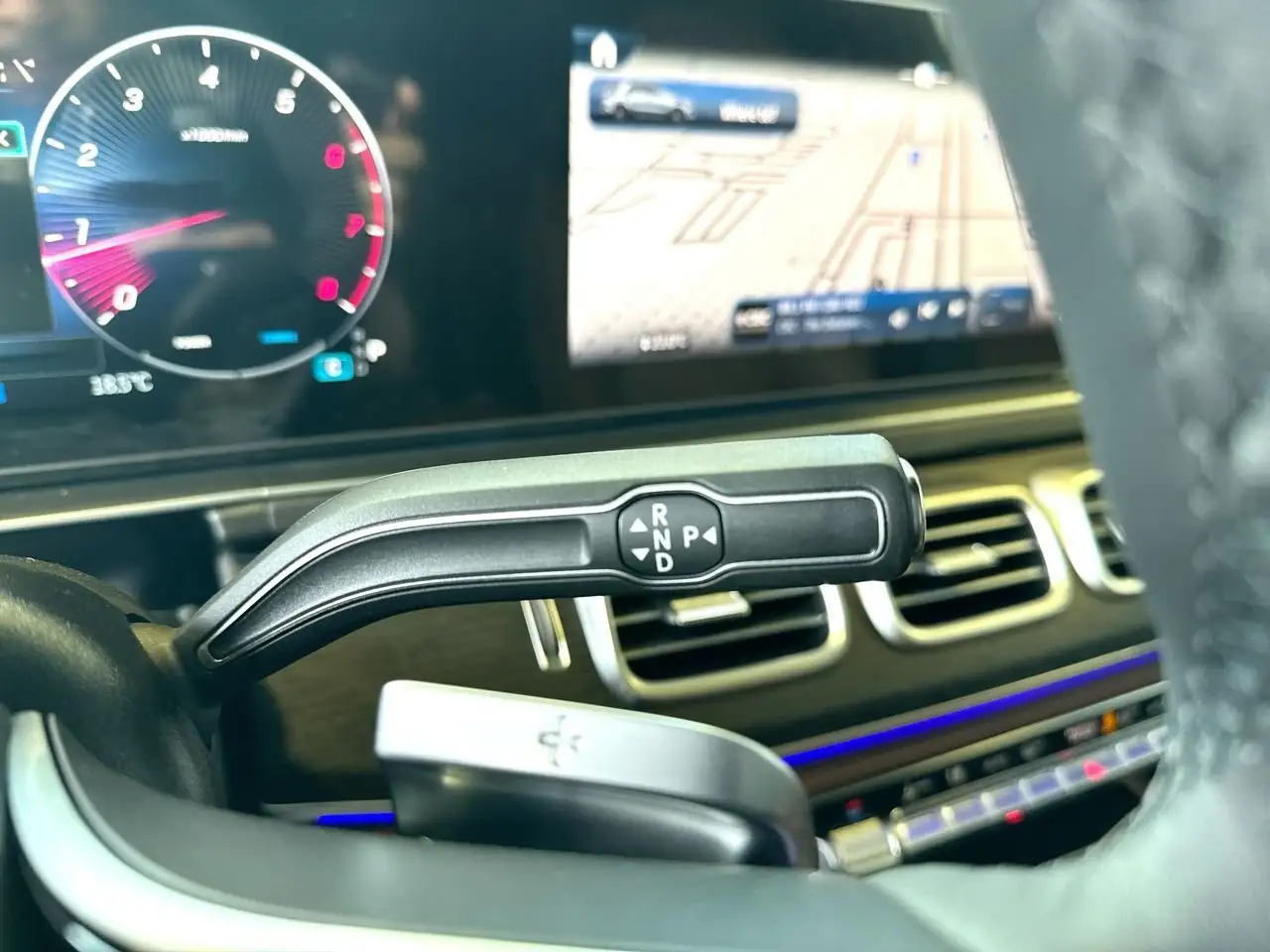 Mercedes-Benz GLE снимка Mercedes-Benz GLE