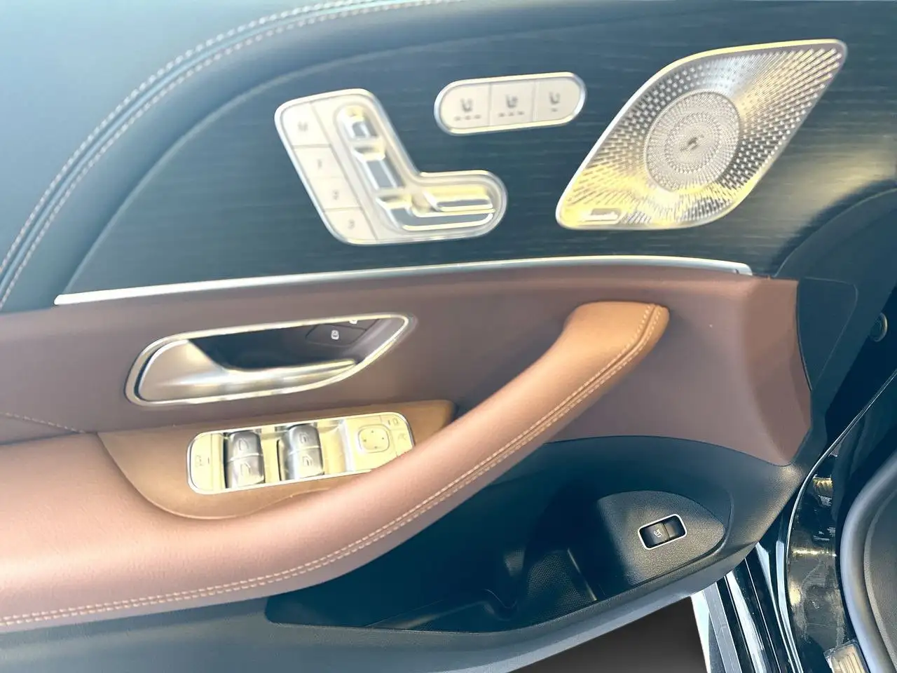 Mercedes-Benz GLE снимка Mercedes-Benz GLE