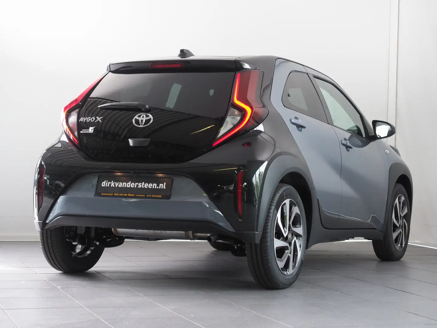 Toyota Aygo X 1.0 VVT-i MT Premium Blauw - 2