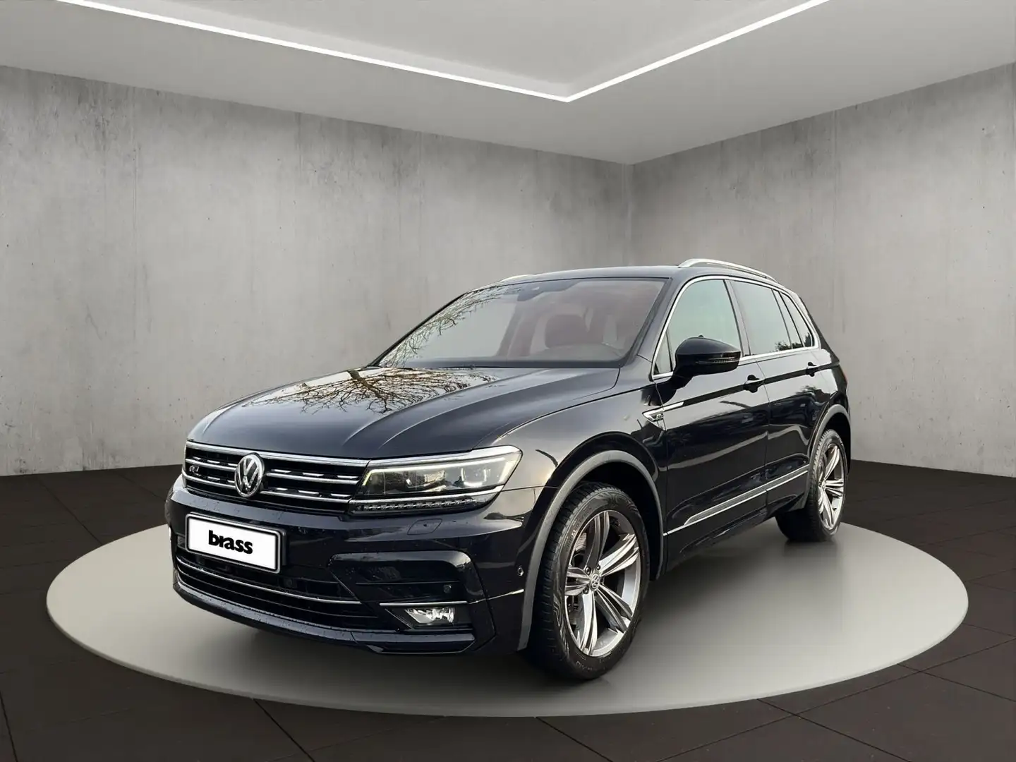 Volkswagen Tiguan 2.0 TSI BMT Highline 4Motion 220 PS Zwart - 1