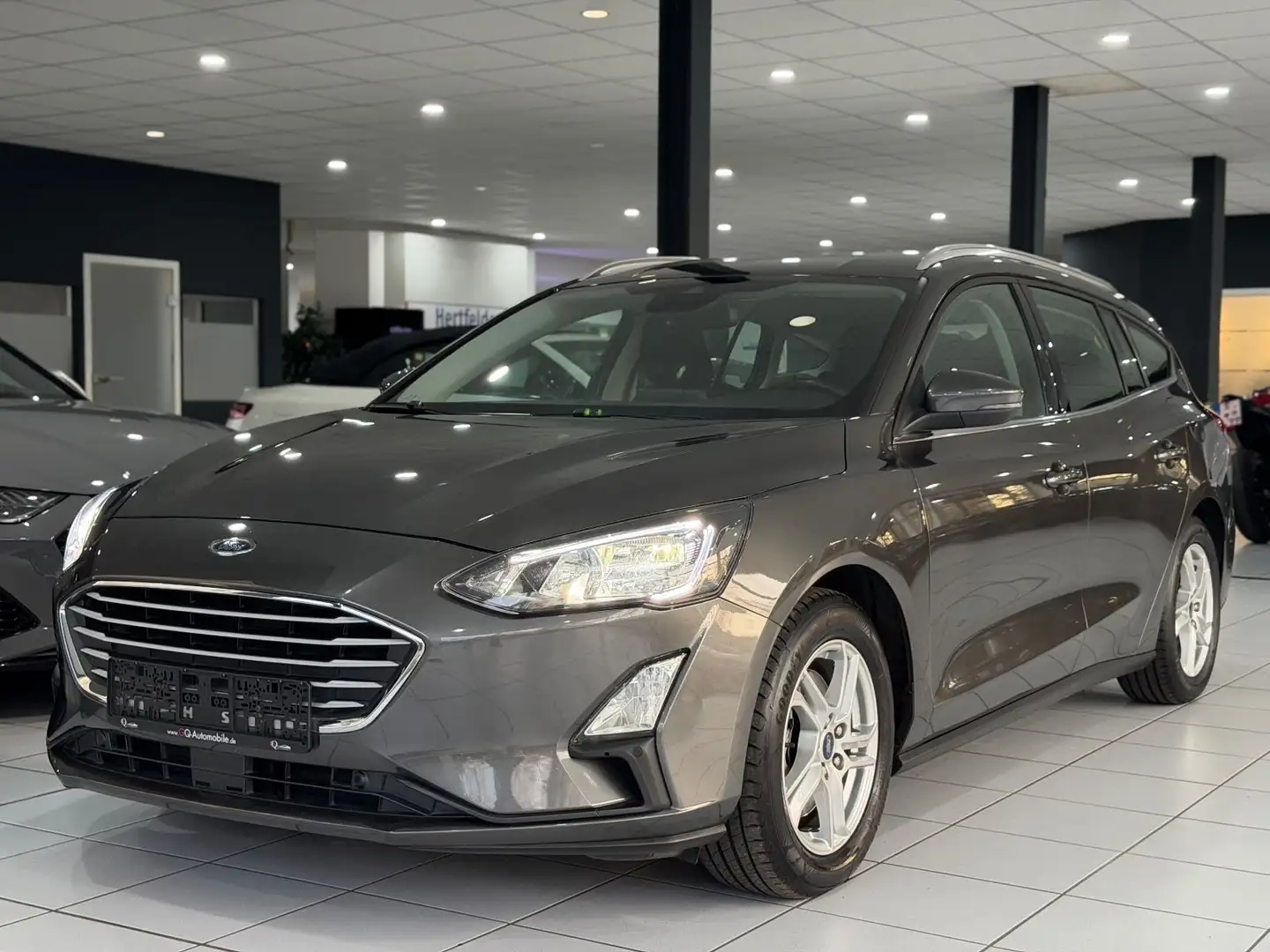 Ford Focus Turnier C&C*AUTOMATIK*KAMERA*LED*8-FACH* Gris - 2