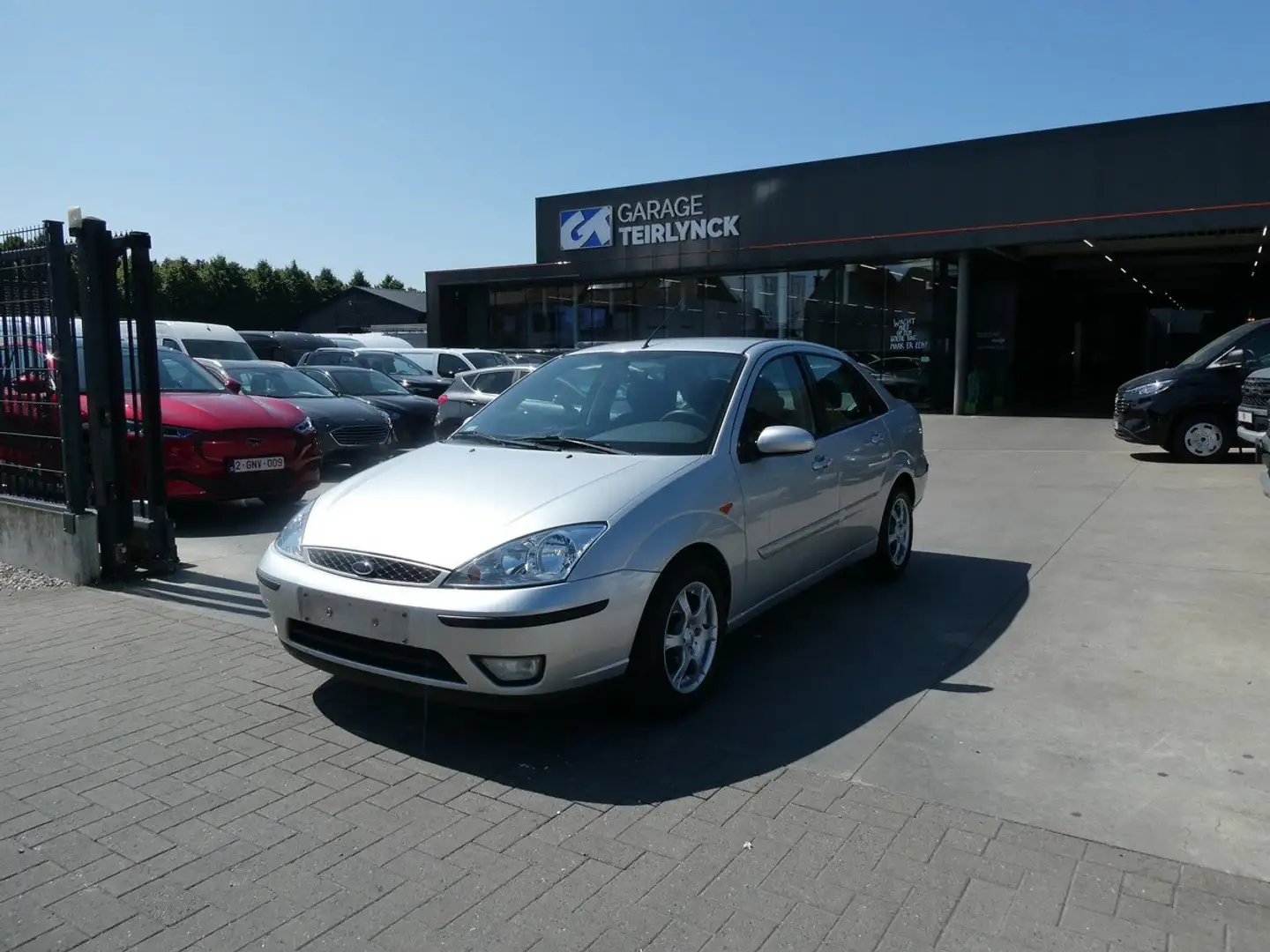 Ford Focus 1.6 i benzine Berline Ghia garantie (61615) Argent - 1
