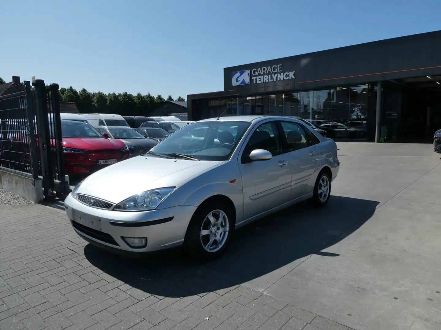 Ford Focus 1.6 i benzine Berline Ghia garantie (61615) Argent - 2