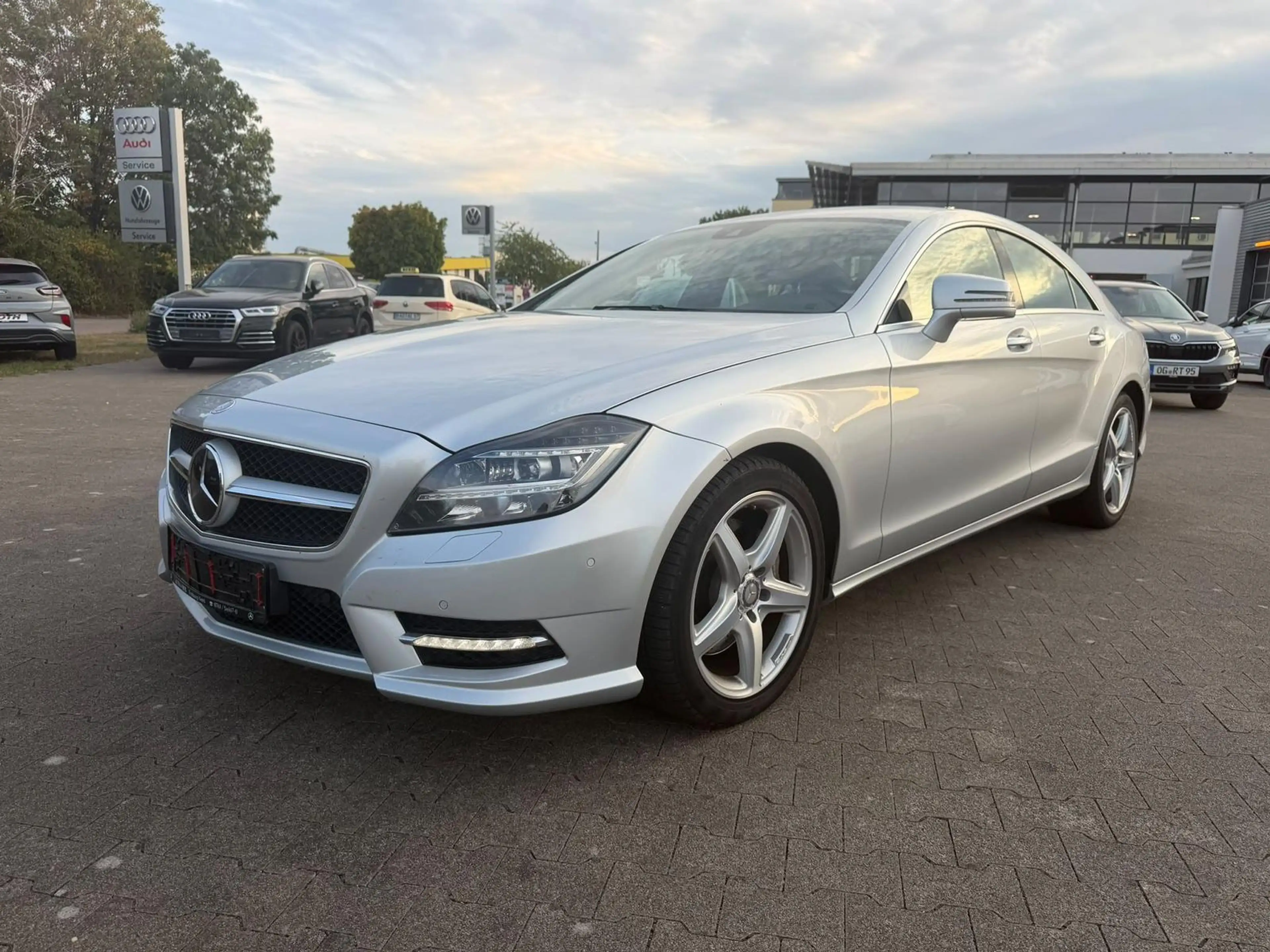 Mercedes-Benz CLS 350 AMG Paket *Navi*Kamera*PDC*LED* — photo 21