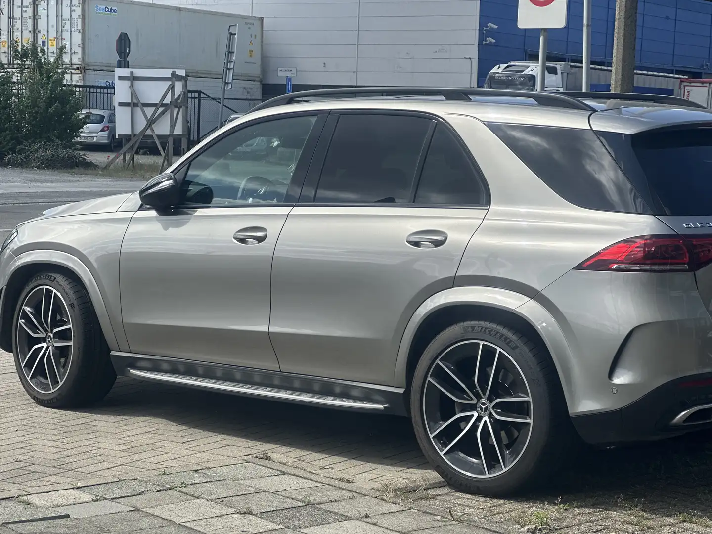 Mercedes-Benz GLE 300 d 4Matic 9G-TRONIC AMG Line - 2