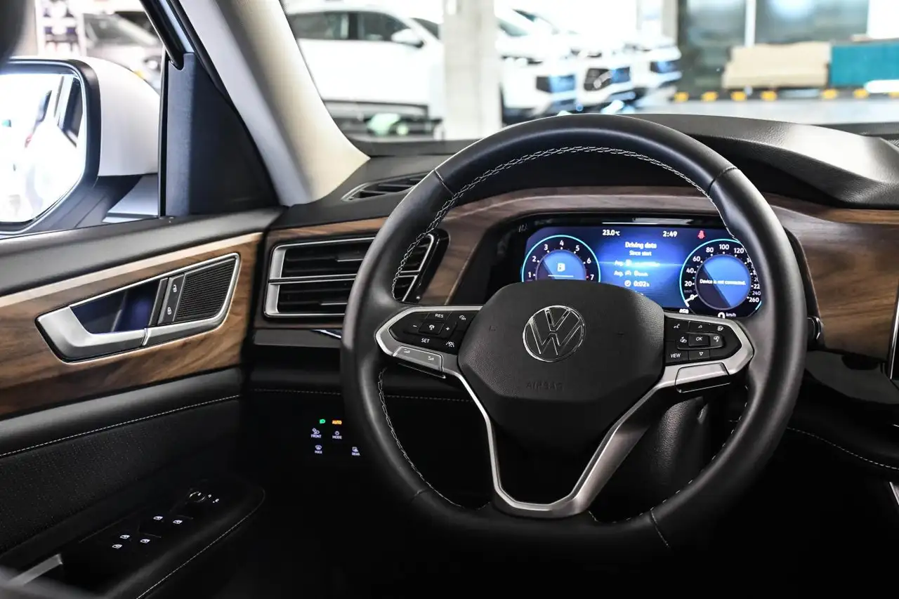 Volkswagen Atlas photo Volkswagen Atlas