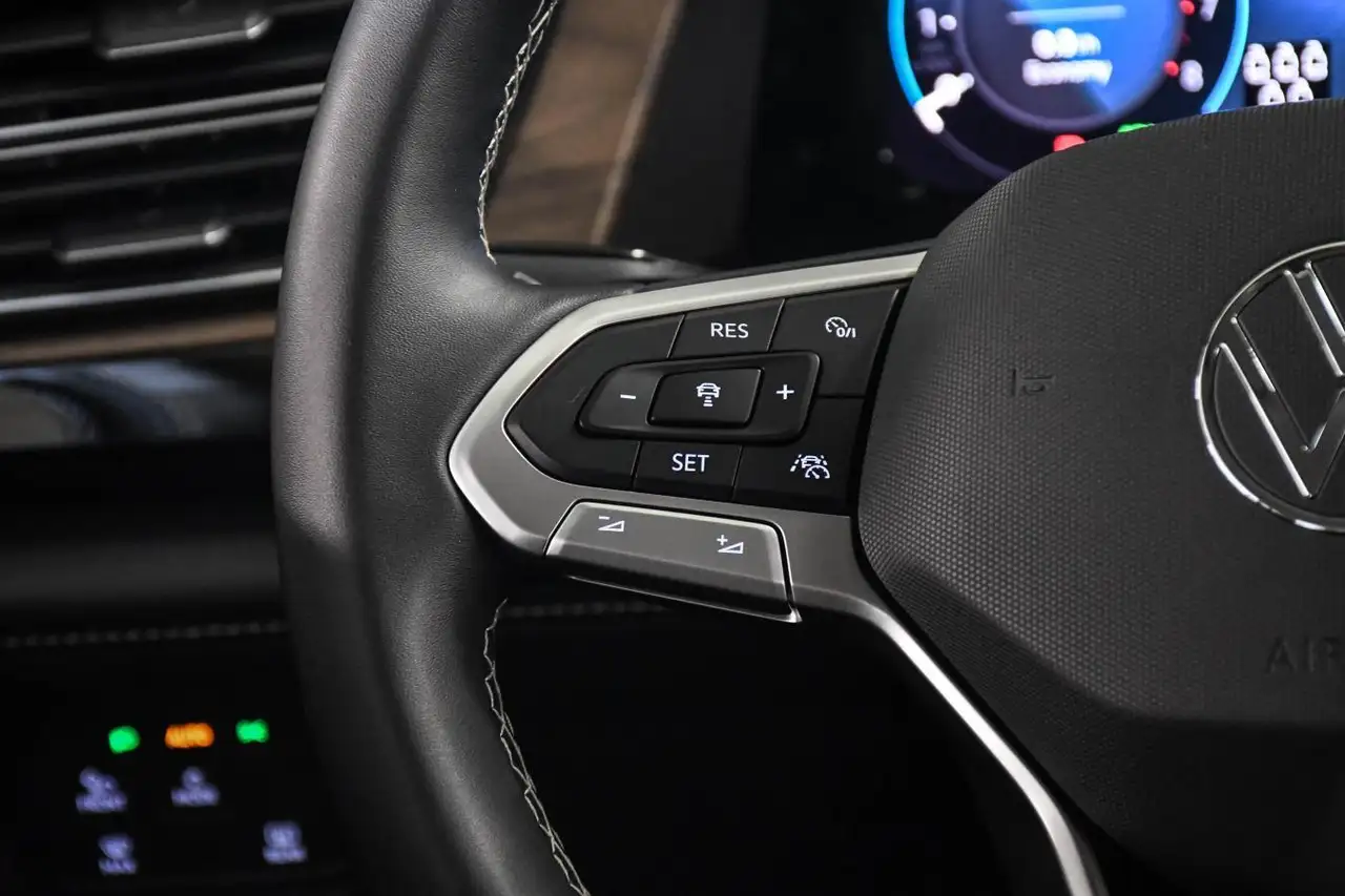 Volkswagen Atlas photo Volkswagen Atlas