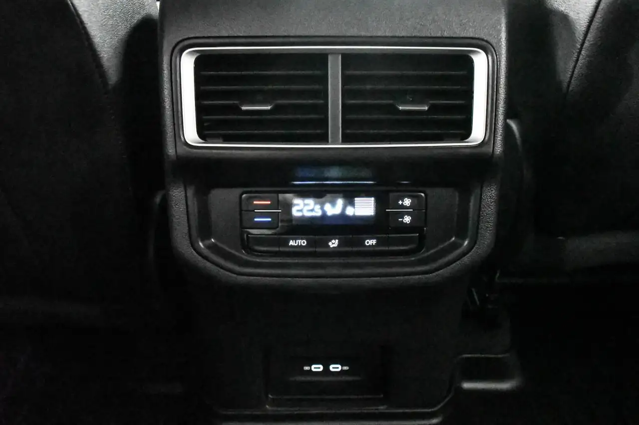 Volkswagen Atlas photo Volkswagen Atlas
