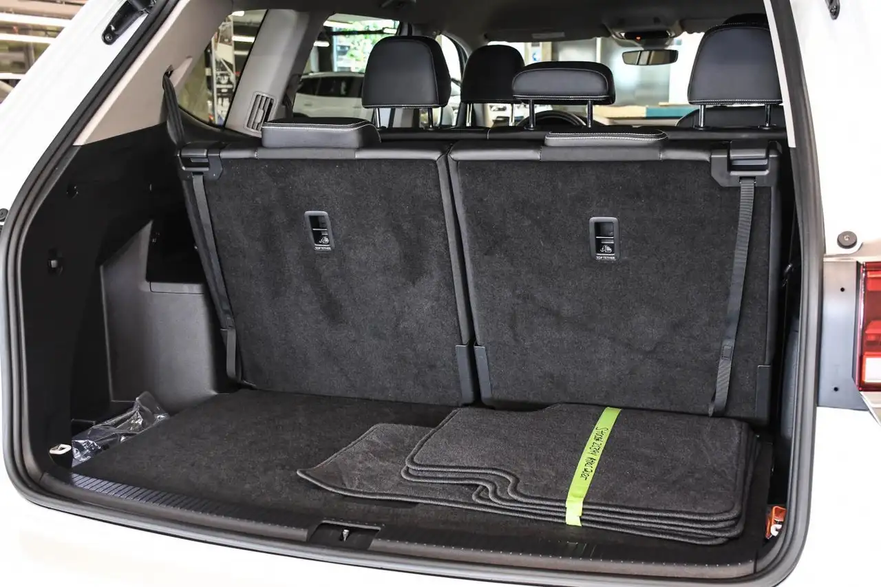 Volkswagen Atlas photo Volkswagen Atlas