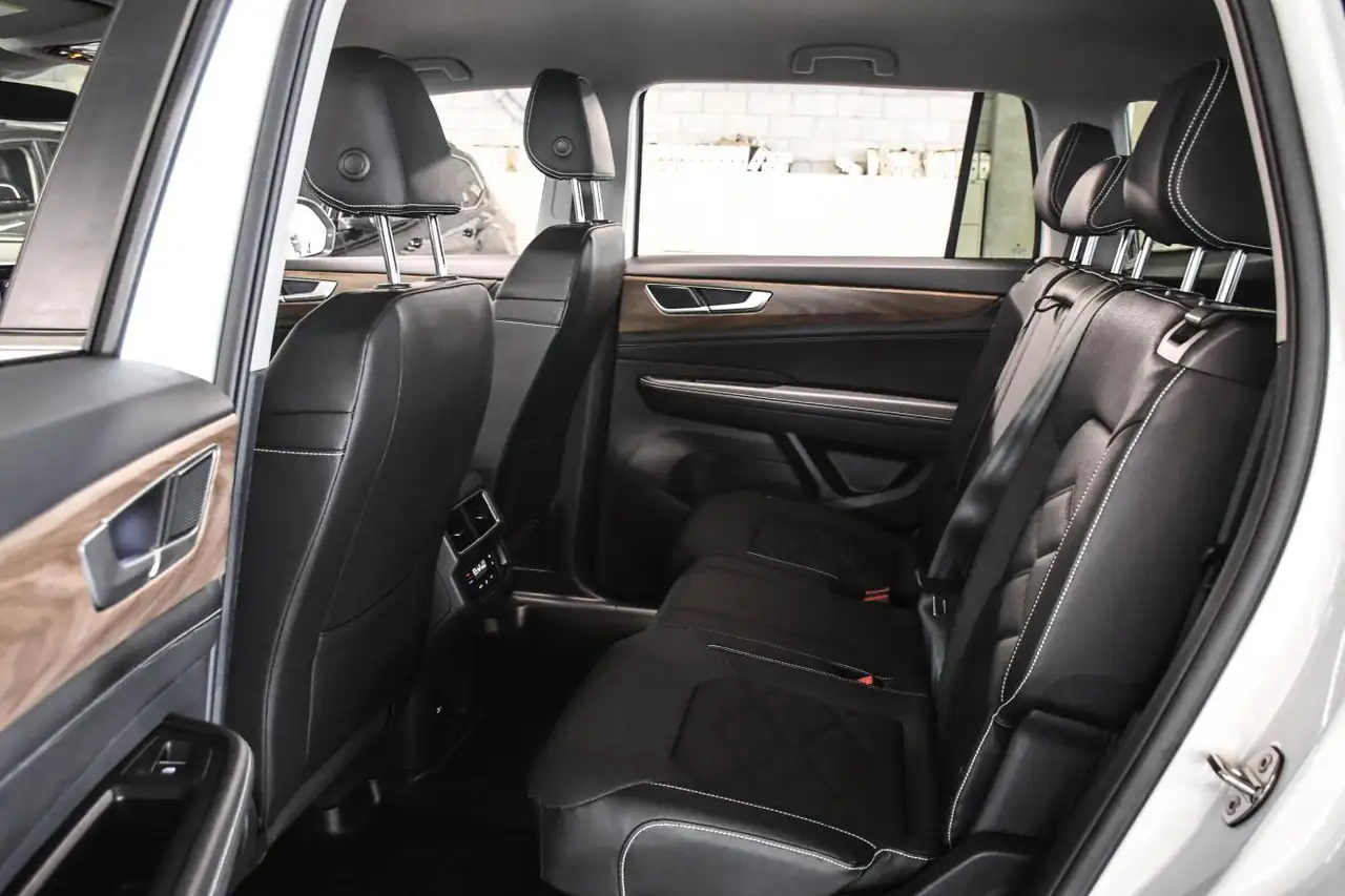 Volkswagen Atlas photo Volkswagen Atlas