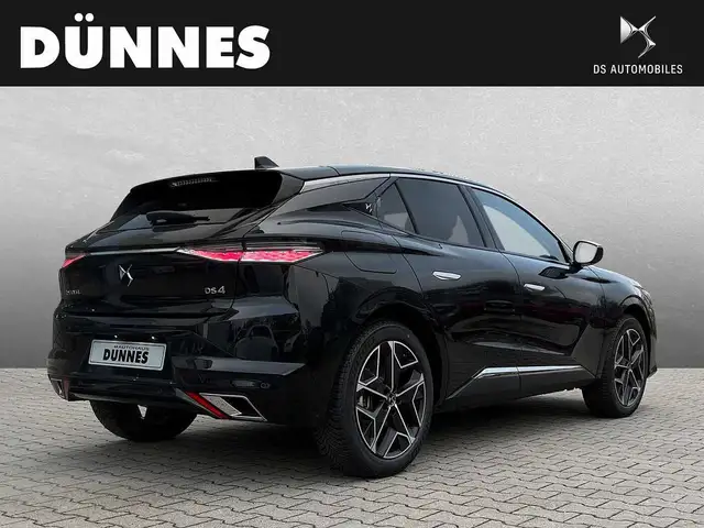 DS Automobiles DS 4 view 2