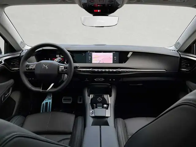 DS Automobiles DS 4 view 4