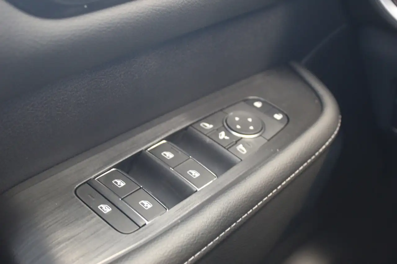 Nissan Armada снимка Nissan Armada