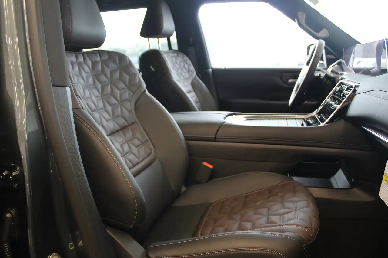 Nissan Armada снимка Nissan Armada