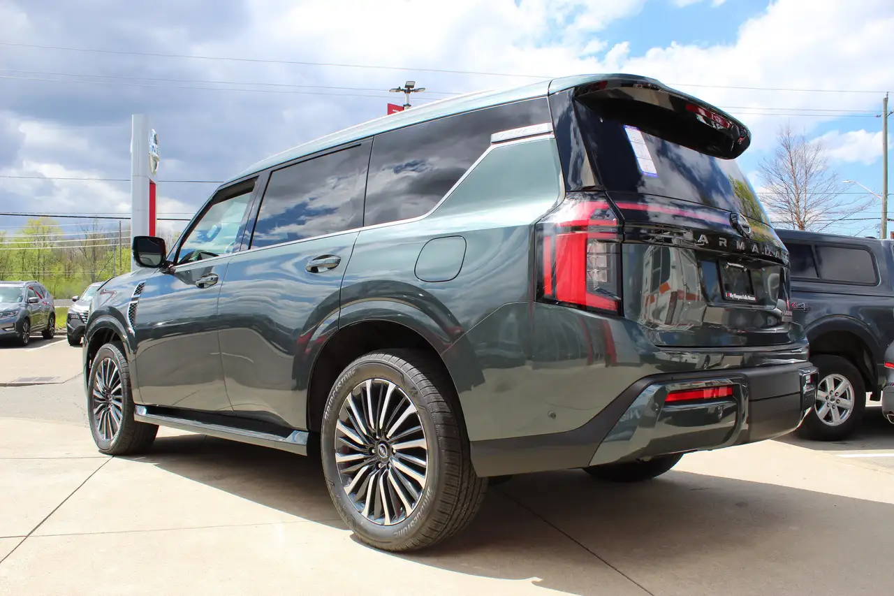 Nissan Armada снимка Nissan Armada