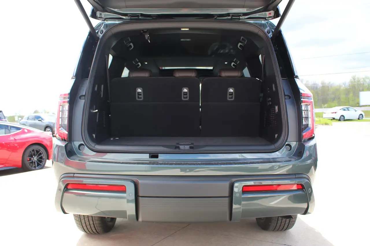 Nissan Armada снимка Nissan Armada