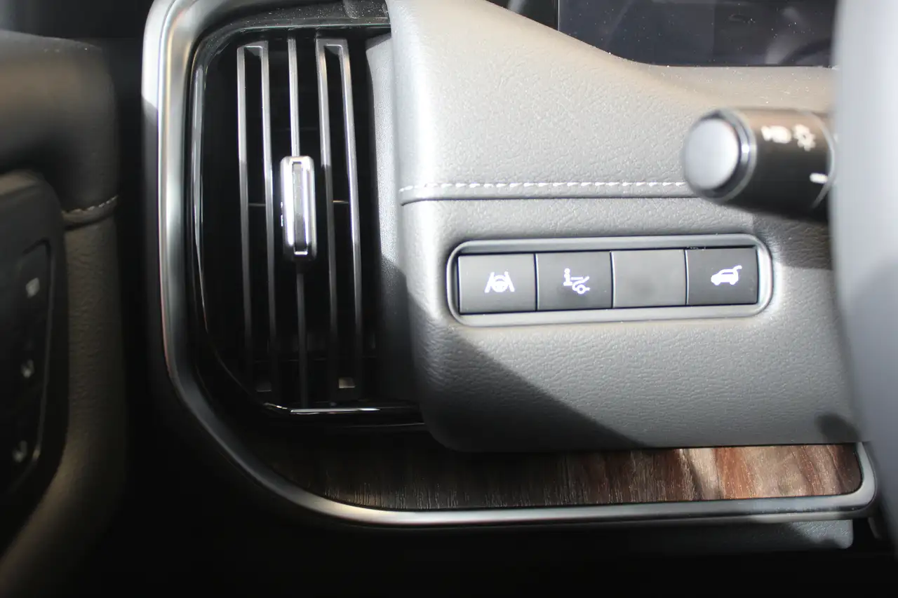 Nissan Armada снимка Nissan Armada