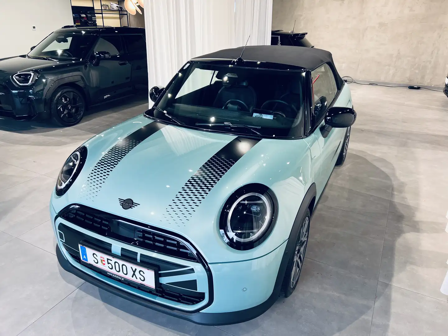 MINI Cooper C Cabrio Grün - 1