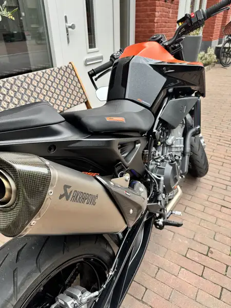 KTM 890 Duke - foto 5