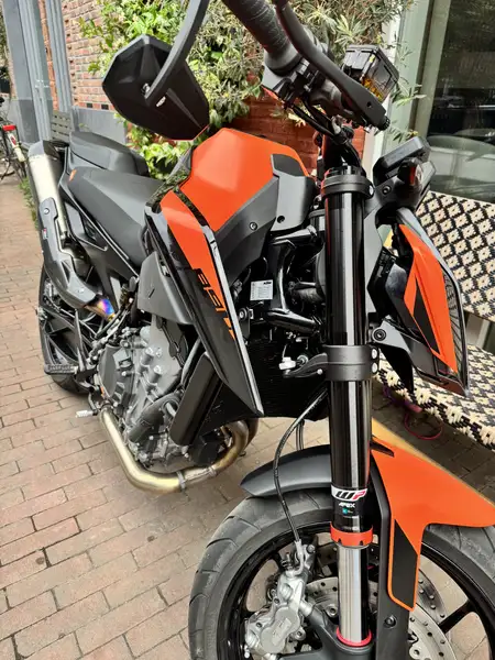 KTM 890 Duke - foto 4