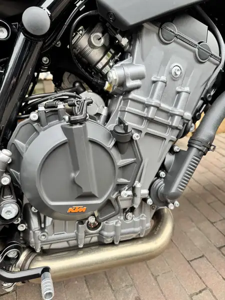 KTM 890 Duke - foto 8