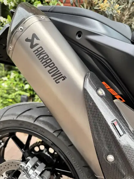 KTM 890 Duke - foto 6
