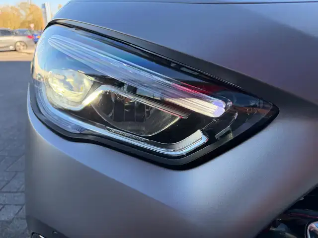 Mercedes-Benz GLA view 11