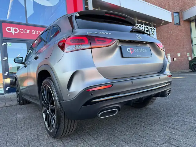 Mercedes-Benz GLA view 8