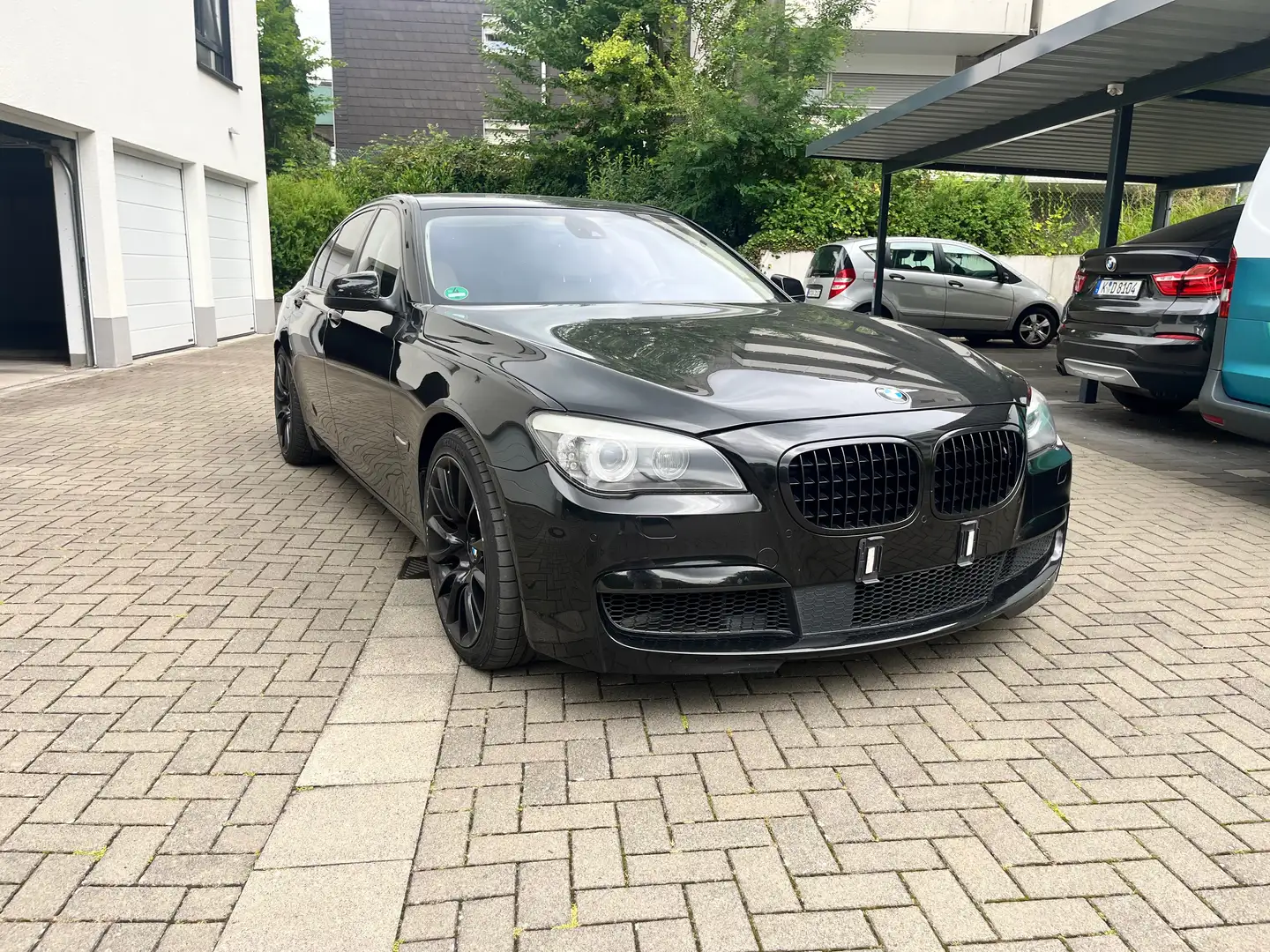BMW 750 750i xDrive Zwart - 1