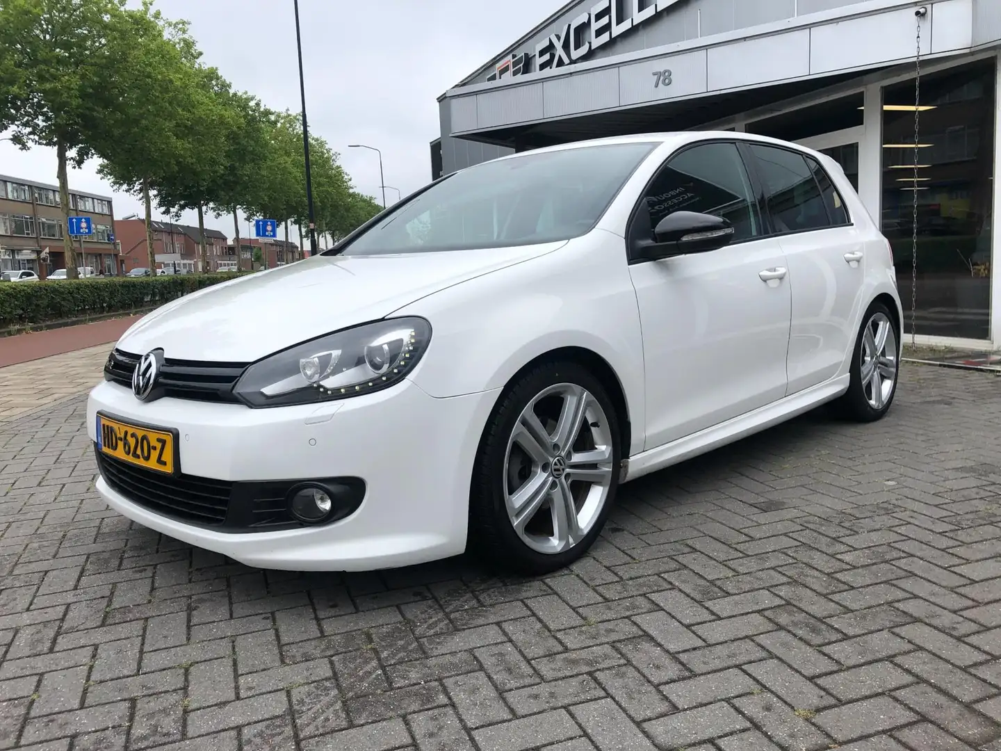 Volkswagen Golf 1.4 TSI R-Line Edition-Navi Wit - 2