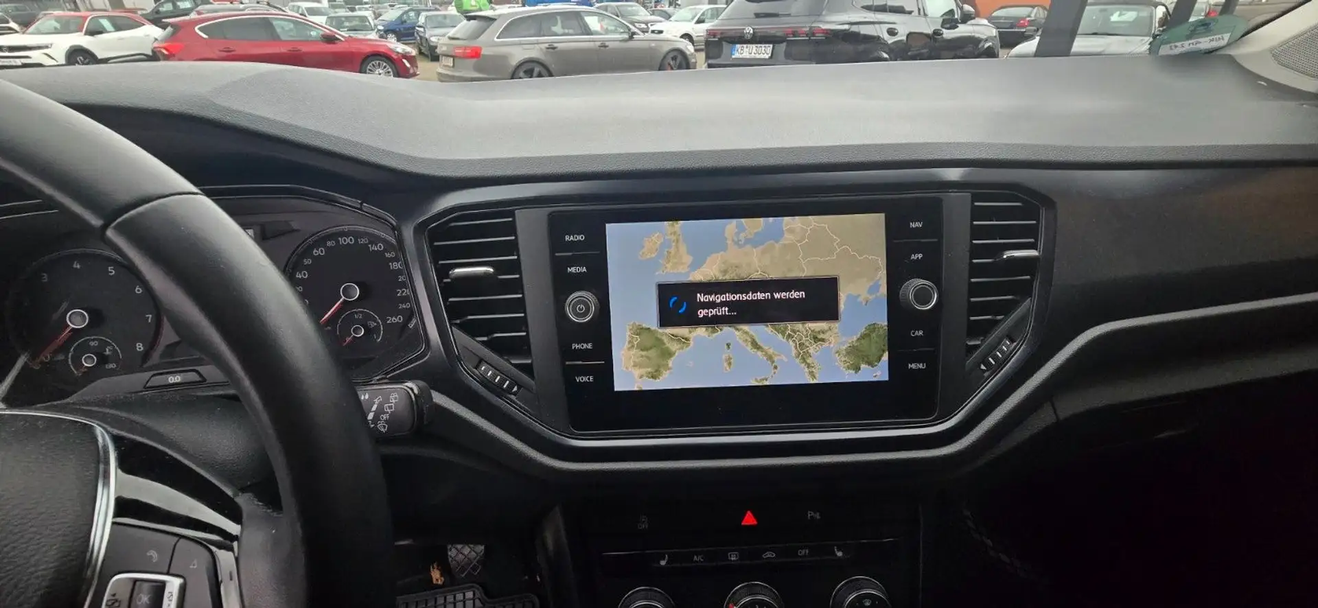 Volkswagen T-Roc Basis Rot - 2