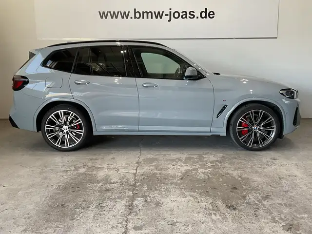 BMW X3 view 11