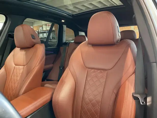 BMW X3 view 8