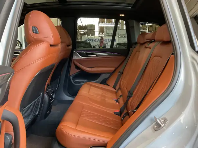 BMW X3 view 9