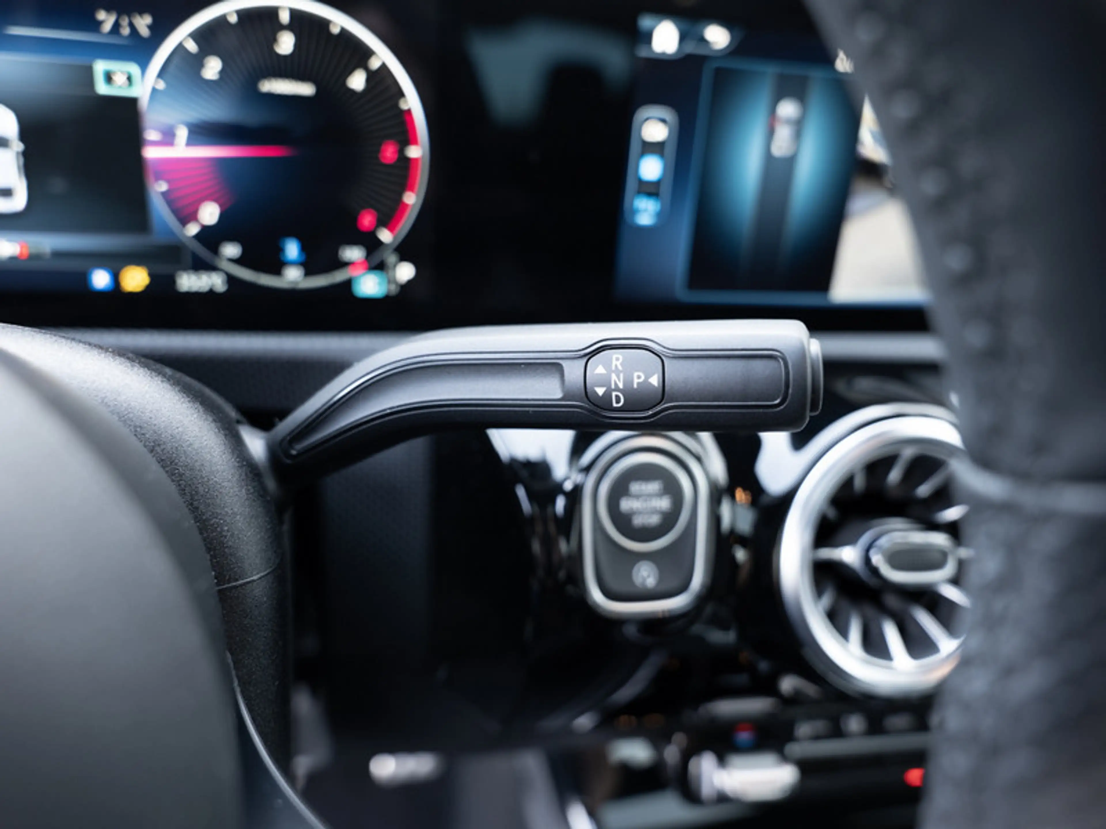 Mercedes-Benz CLA 220 d Coupé AMG-Sport/MLB/360/Pano/Night/19" — photo 18