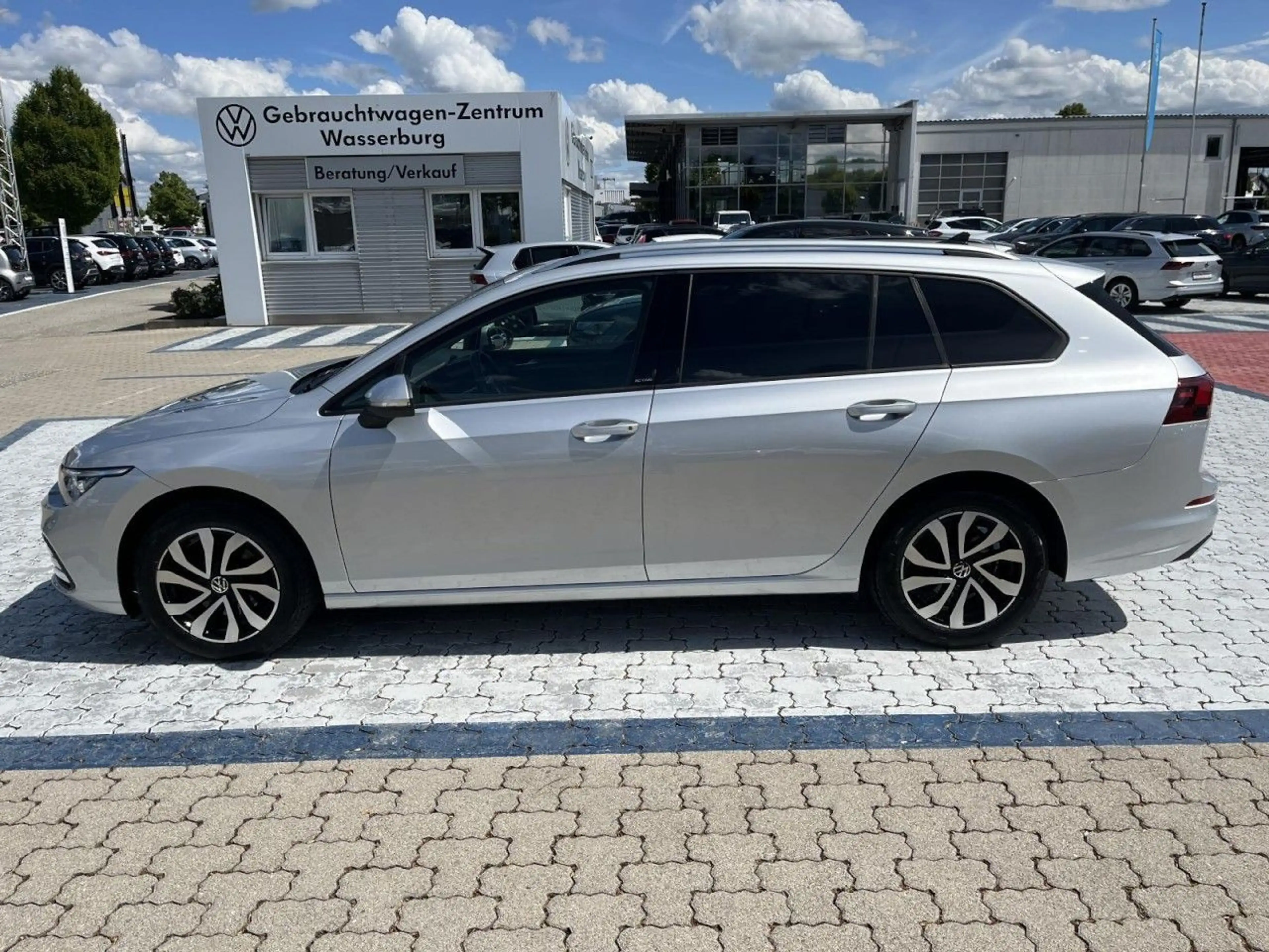 Volkswagen Golf Variant Golf VIII Variant 1,5 TSI Active (NAVI+LED+APP+S — photo 4