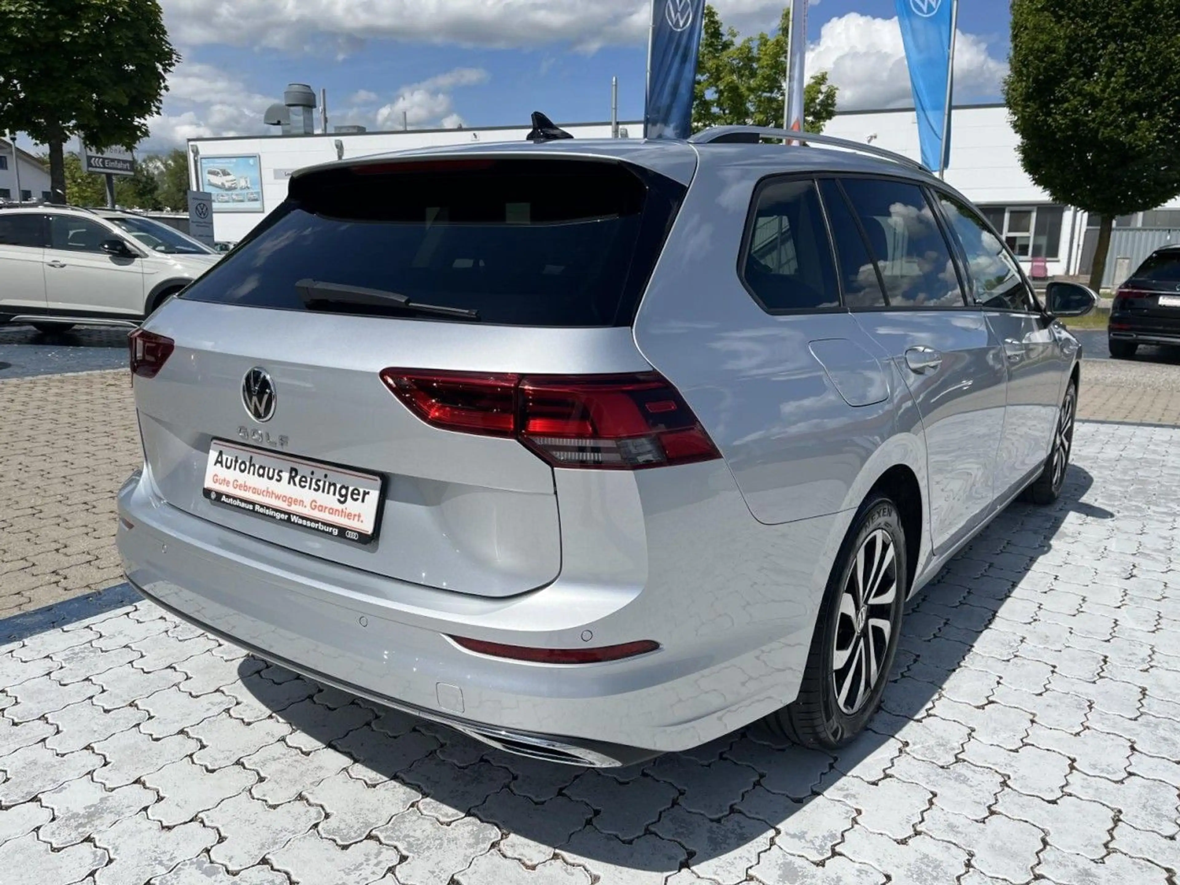 Volkswagen Golf Variant Golf VIII Variant 1,5 TSI Active (NAVI+LED+APP+S — photo 3