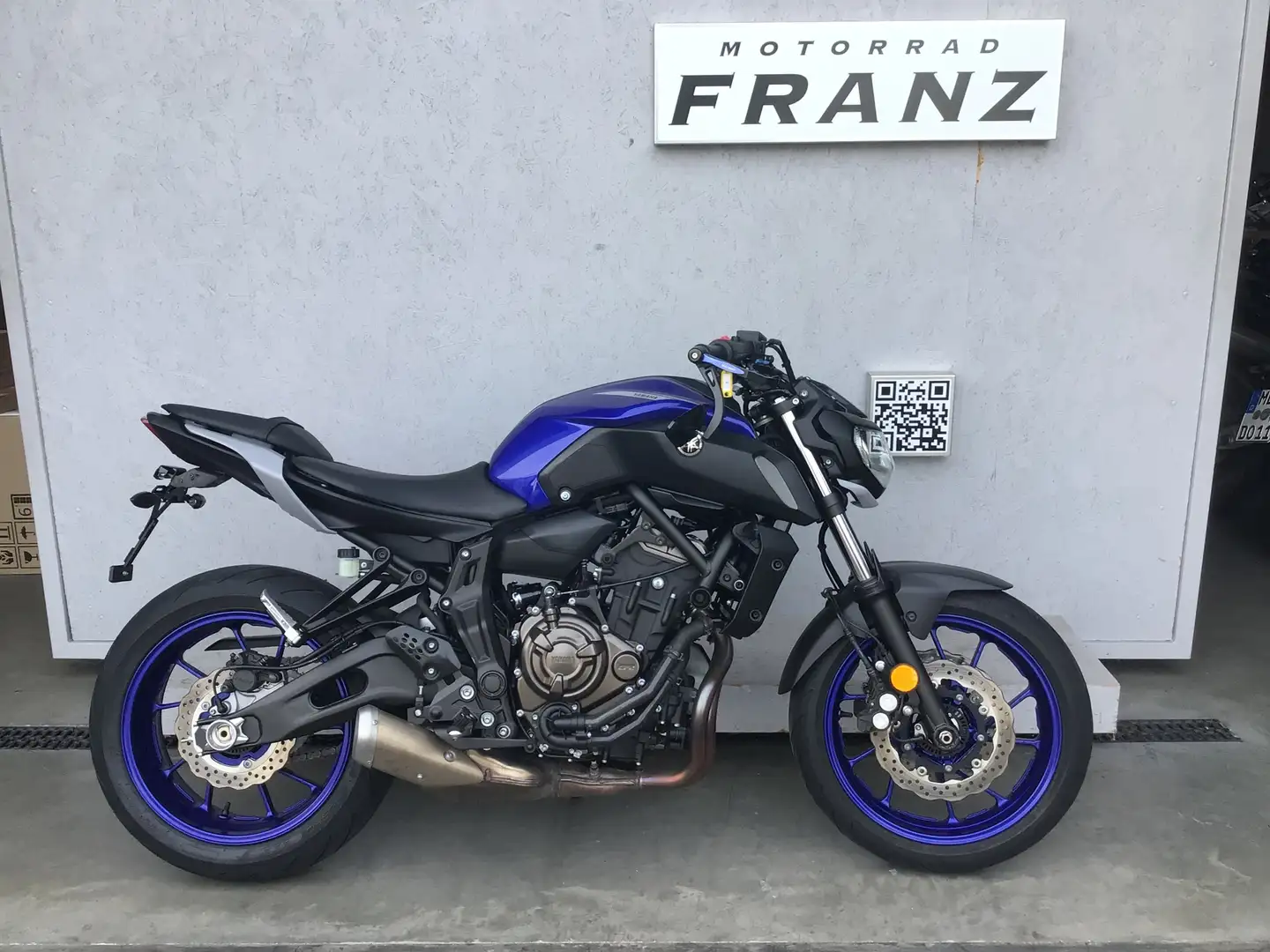 Yamaha MT-07 Bleu - 1