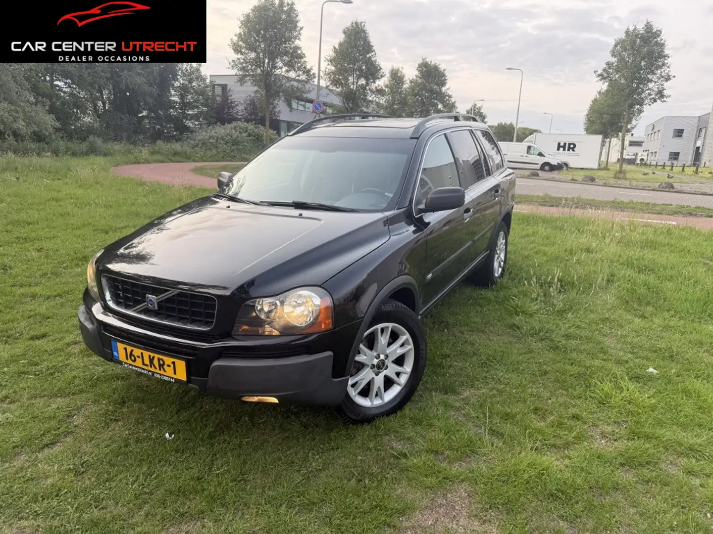 Volvo XC90 2.5 T Kinetic | leder | airco | automaat | VERKOCH Zwart - 1