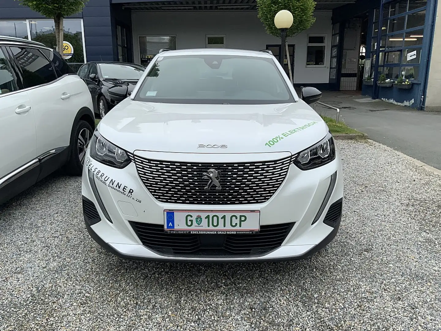 Peugeot 2008 e-2008 50kWh Allure Pack Blanc - 2