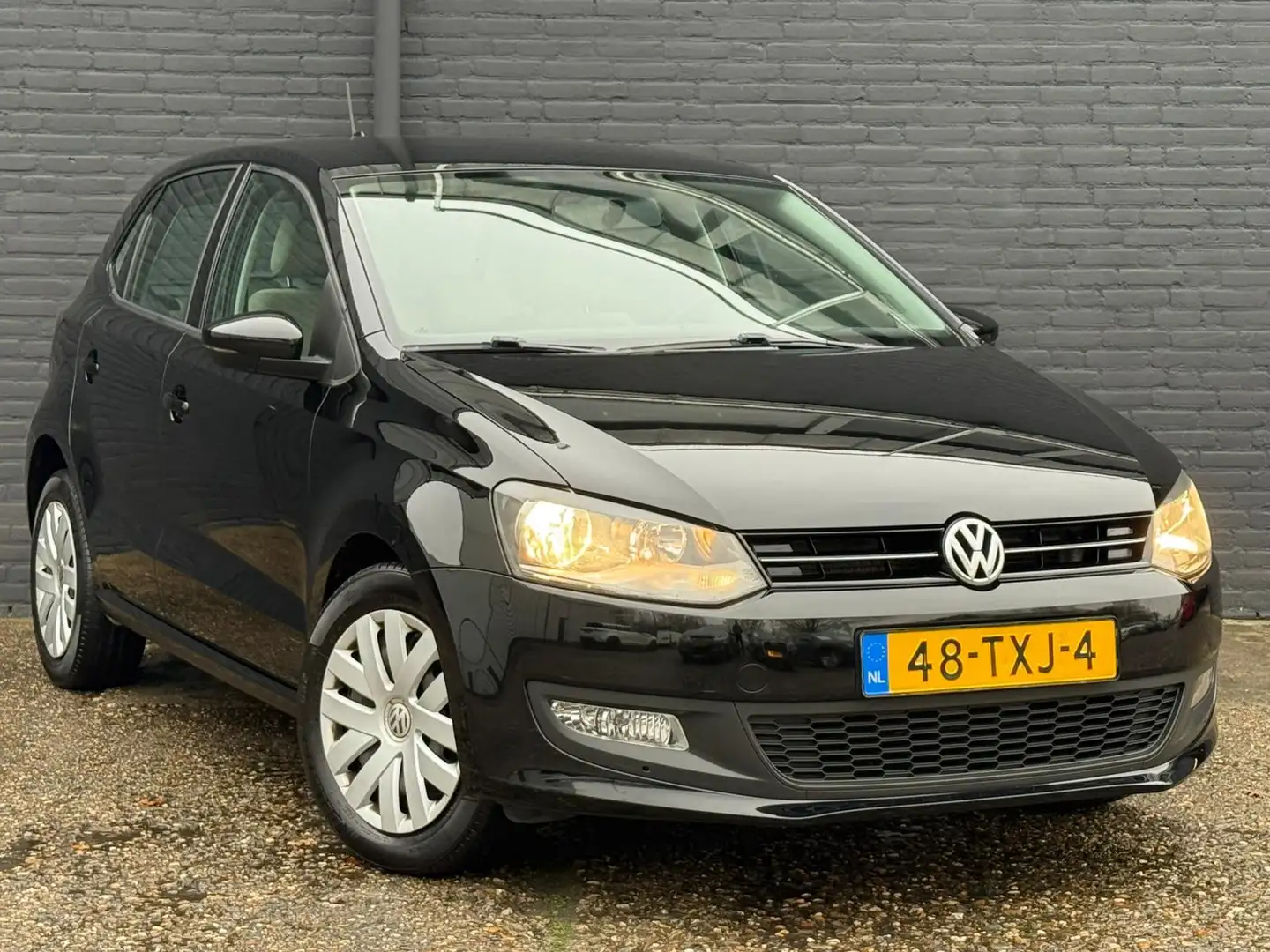 Volkswagen Polo 1.2 TSI Comfortline CARPLAY | PDC | CRUISE | AIRCO Schwarz - 2