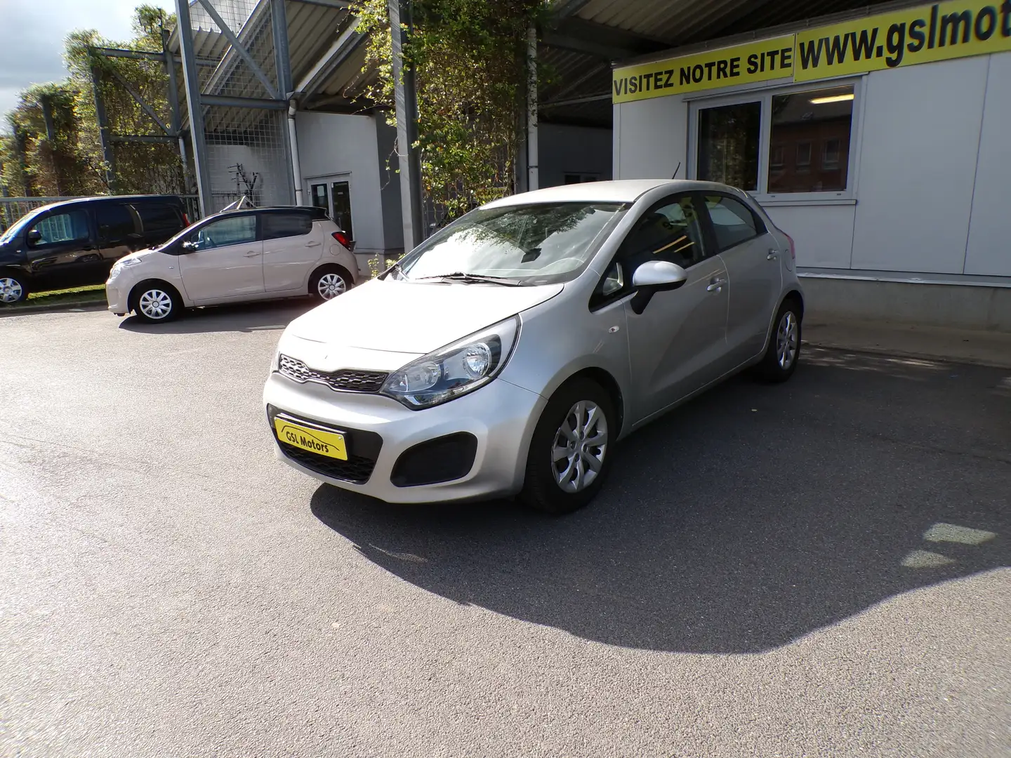Kia Rio 1.2i 85cv 5 portes gris alu12/13 Radio CD USB Argent - 1