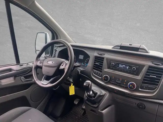 Ford Transit Custom view 4