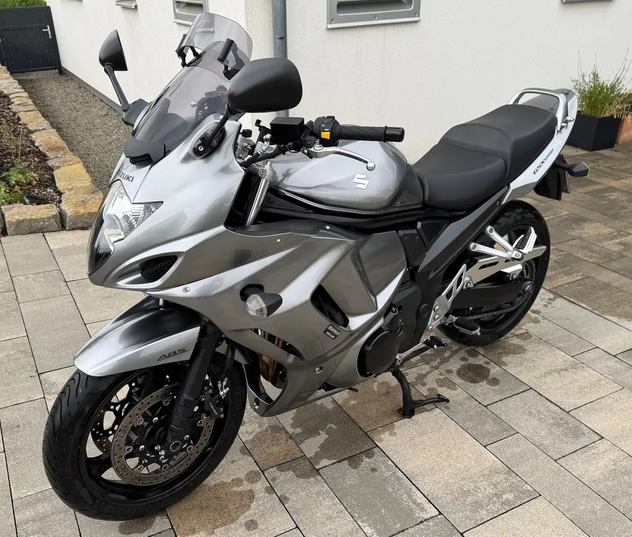 Suzuki GSX 1250 FA Zilver - 1