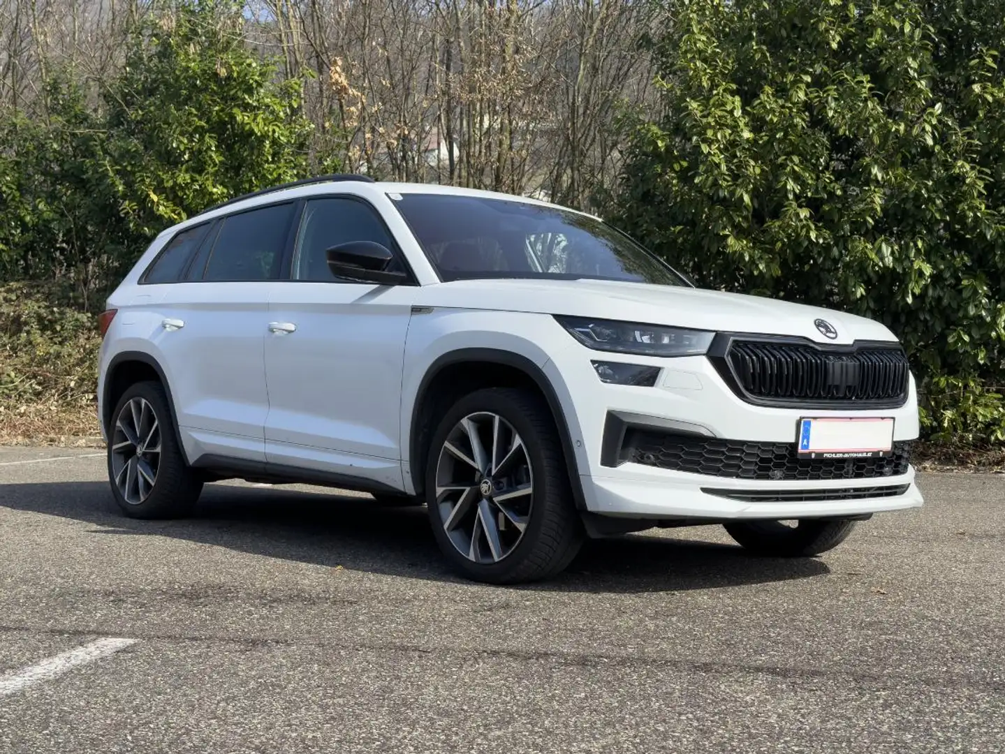 Skoda Kodiaq Kodiaq 2,0 TDI SCR Sportline DSG Sportline Weiß - 1