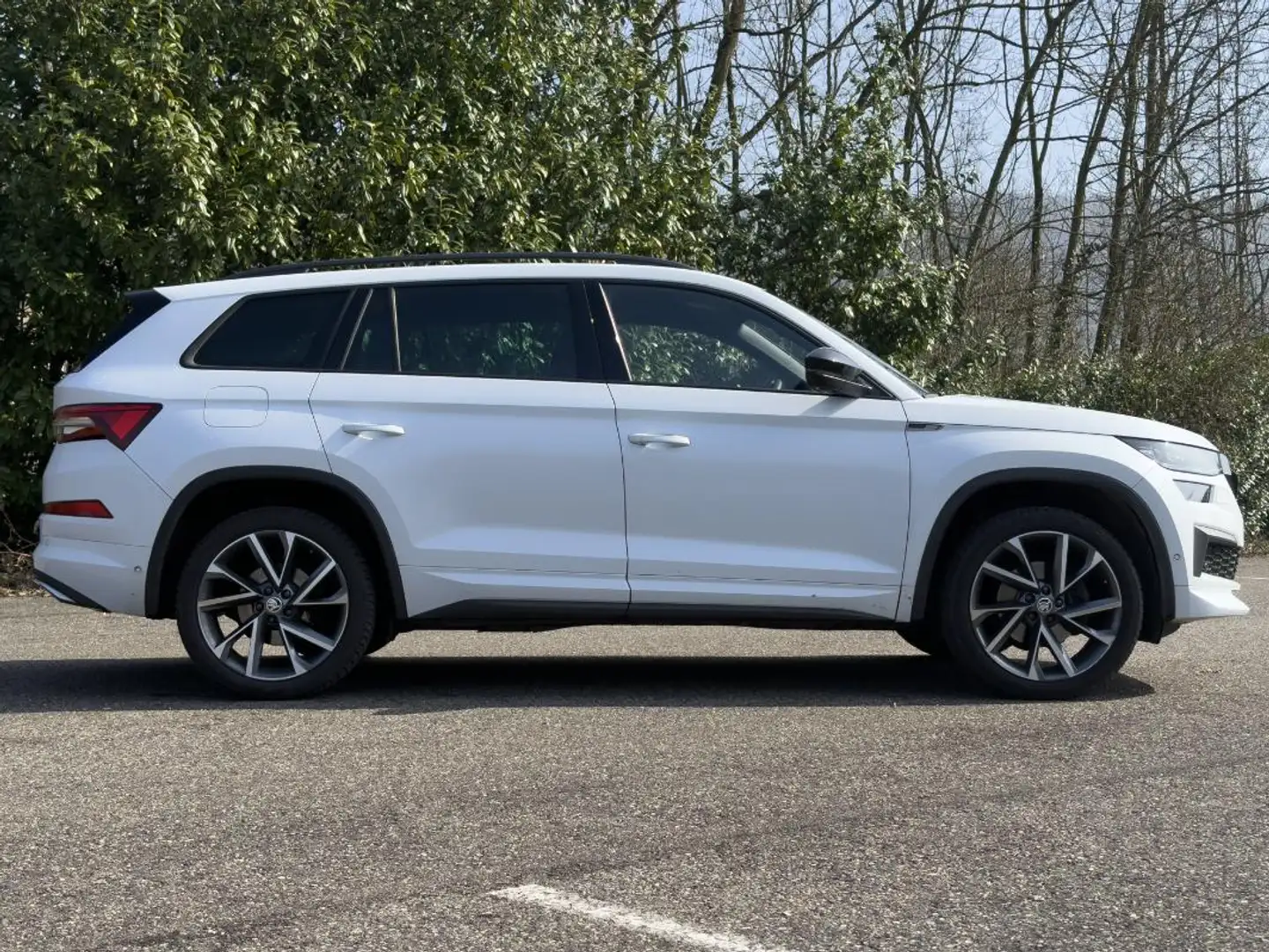 Skoda Kodiaq Kodiaq 2,0 TDI SCR Sportline DSG Sportline Weiß - 2