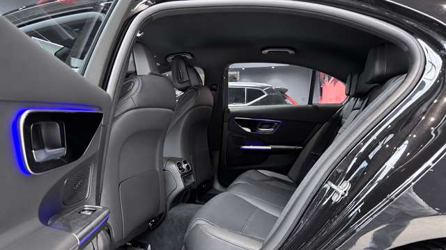 Mercedes-Benz C 220 — photo 20