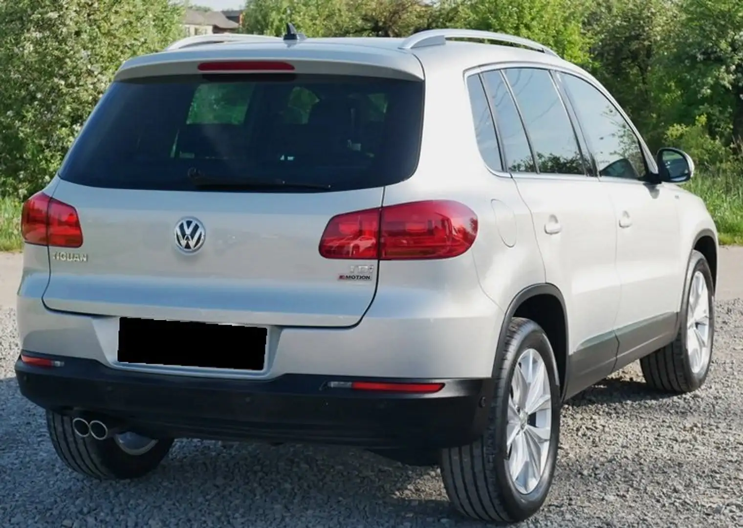 Volkswagen Tiguan Tiguan 2.0 TDI DPF 4Motion BlueMotion TechnologyLi Silber - 2