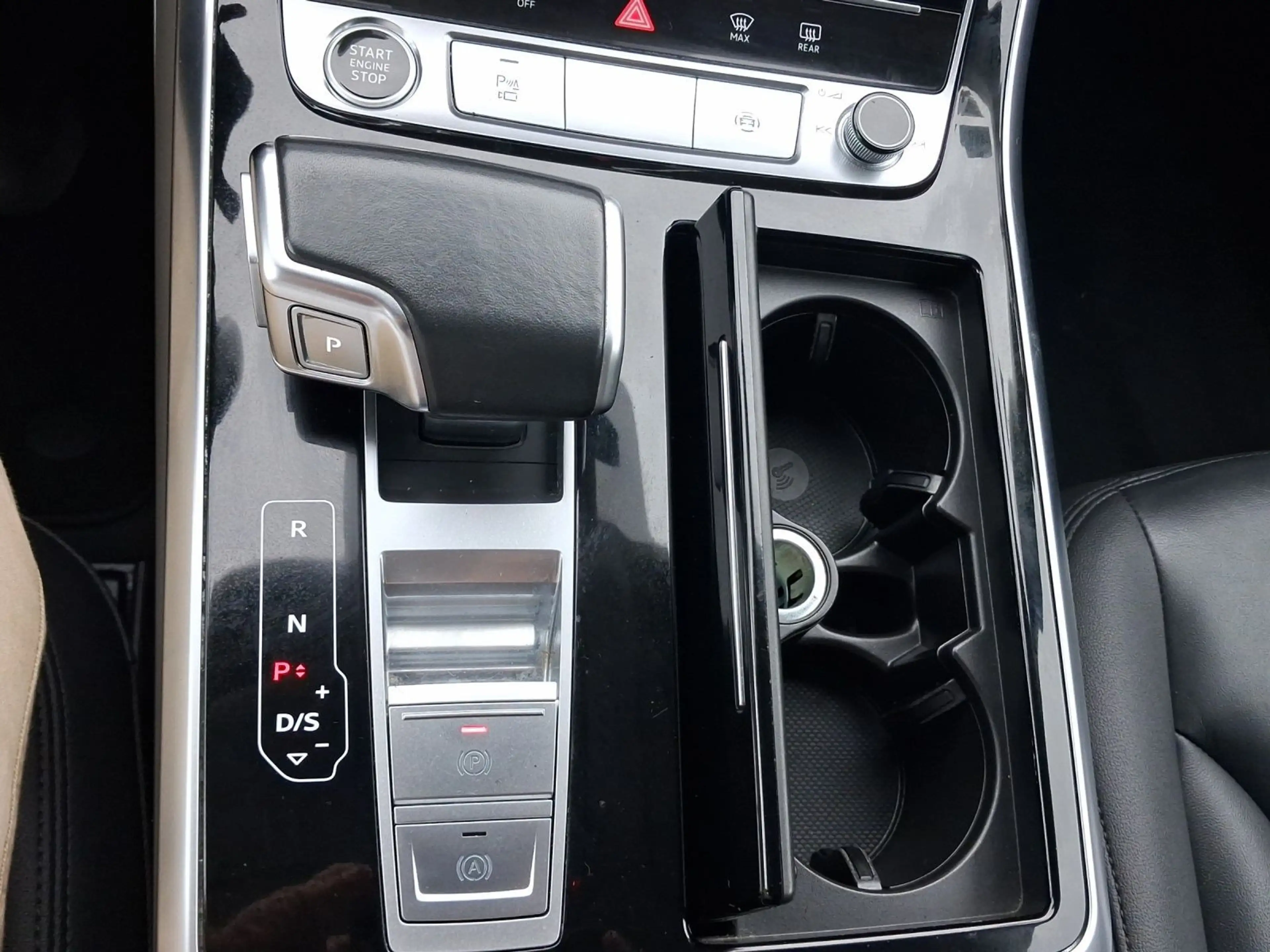 Audi Q7 55 TFSIe Q LEDER LM19 KAMERA NAVI+ — photo 12